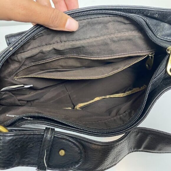 Matt & Nat Women's Black Vegan Leather Shoulder Bag Hobo Bag Satchel Medium - Picture 9 of 12